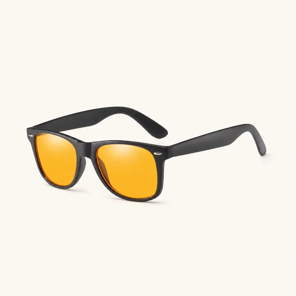 Lunettes Protect+ sur fond clair